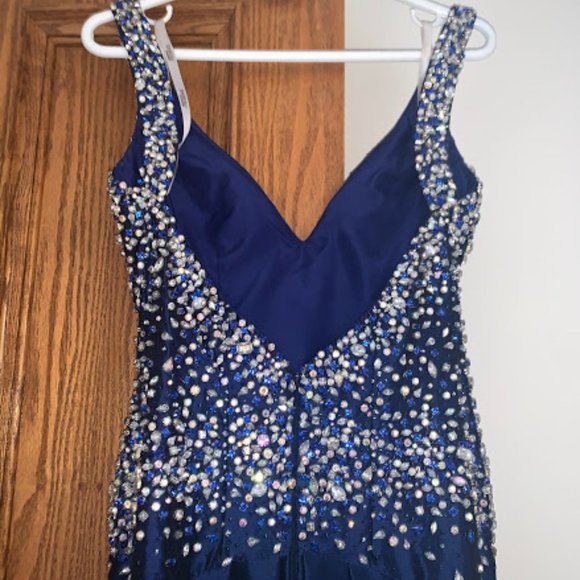 Tony Bowls Collection  Gown- Swarovski Crystal - Picture 7 of 11